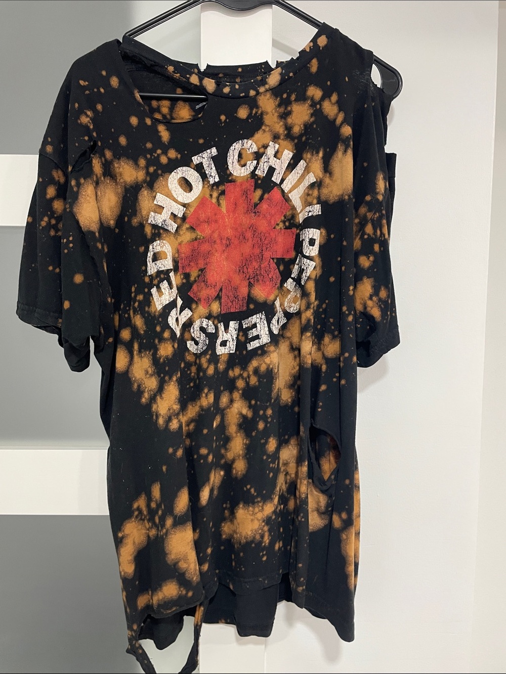 Red Hot Chili Peppers Graphic Tie-Dye distressed Black Tee